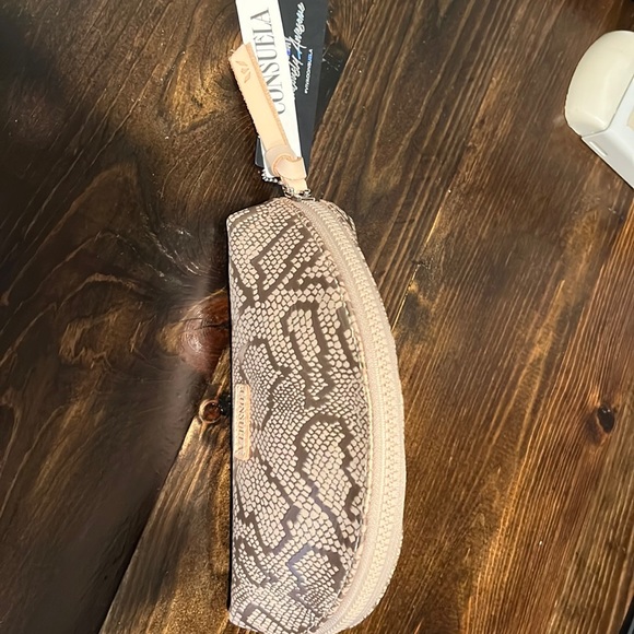 Consuela Accessories - Consuela medium cosmetic